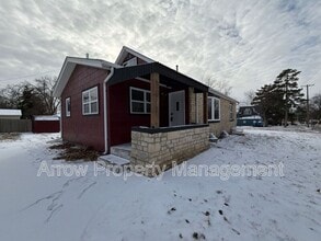 Building Photo - 6411 Adams St