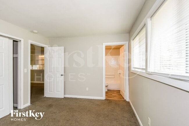 Building Photo - 340 Allen Dr