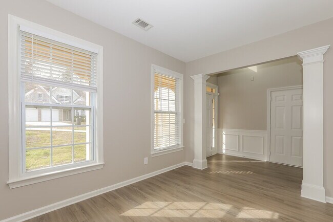 Foto del edificio - 1813 Temple Park Dr SW