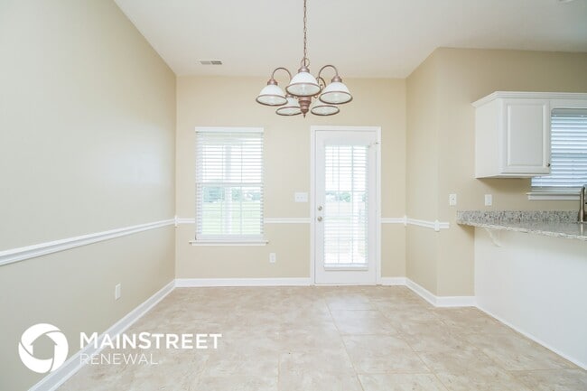 Foto del edificio - 658 Fleming Farms Dr