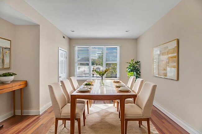 Building Photo - 1865 Newton St NW