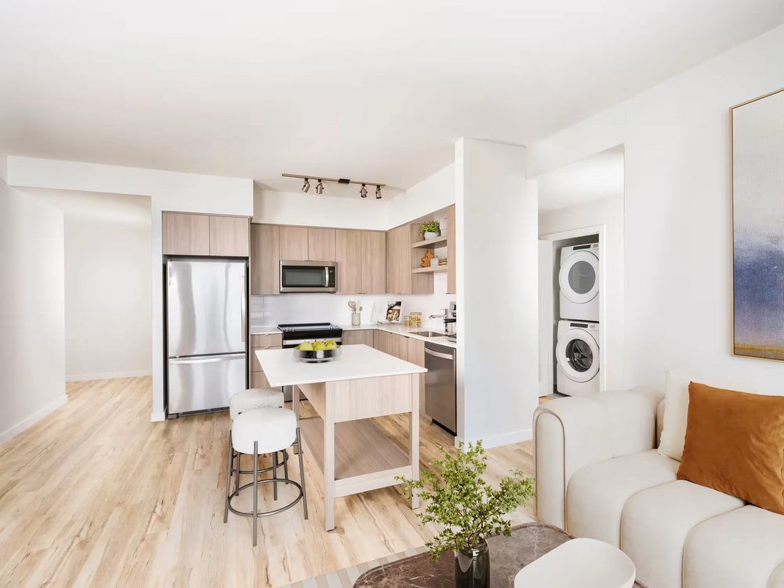 Foto principal - 300 SW 2nd Ave