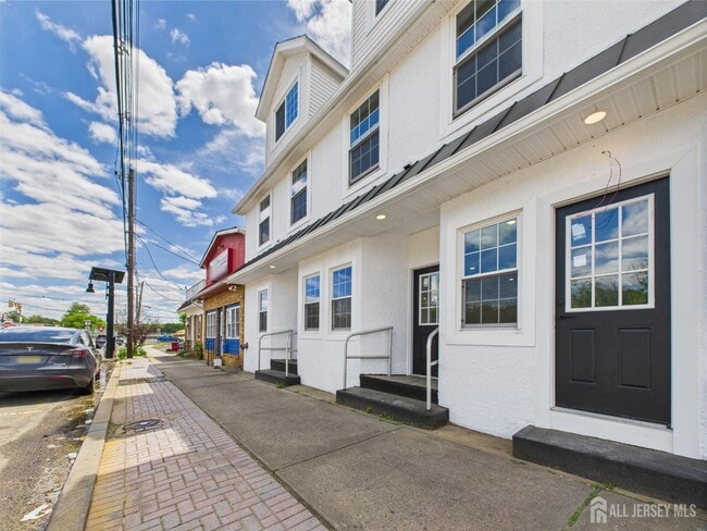 Foto del edificio - 10 W Railroad Ave