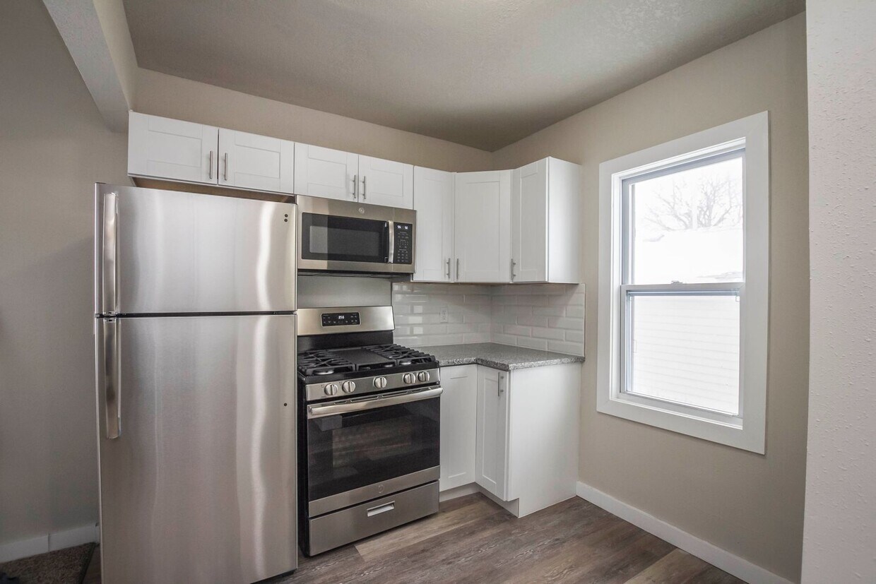 Primary Photo - Charming 3 bedroom 1 bath home