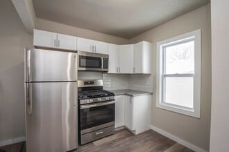 Building Photo - 3844 4th St