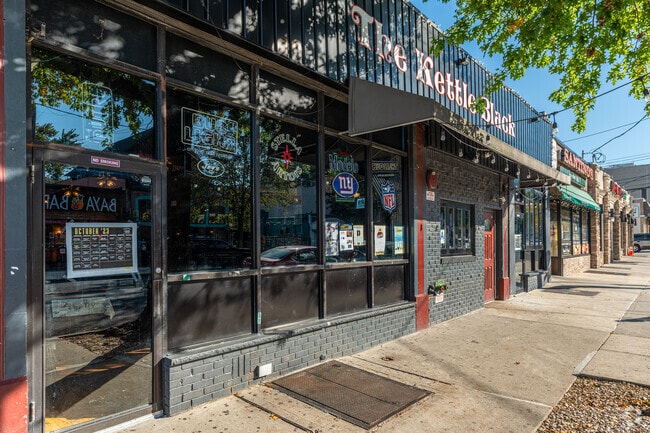 Residents frequent local shops and restaurants in Silver Lake.
