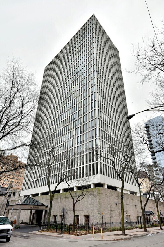 Foto principal - 1 E Scott St