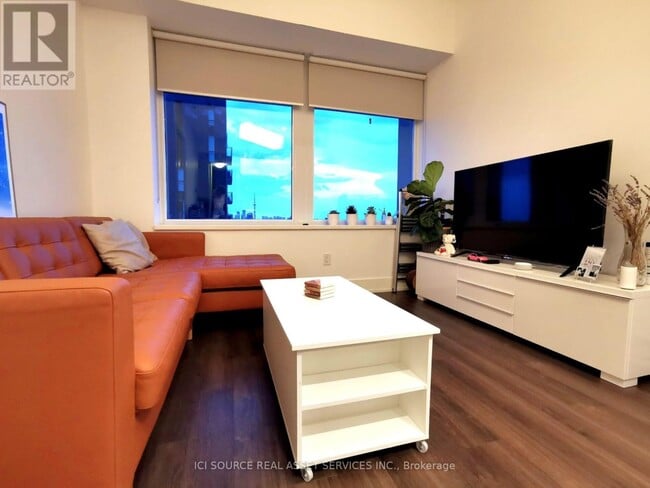 Building Photo - 111 St Clair Ave W