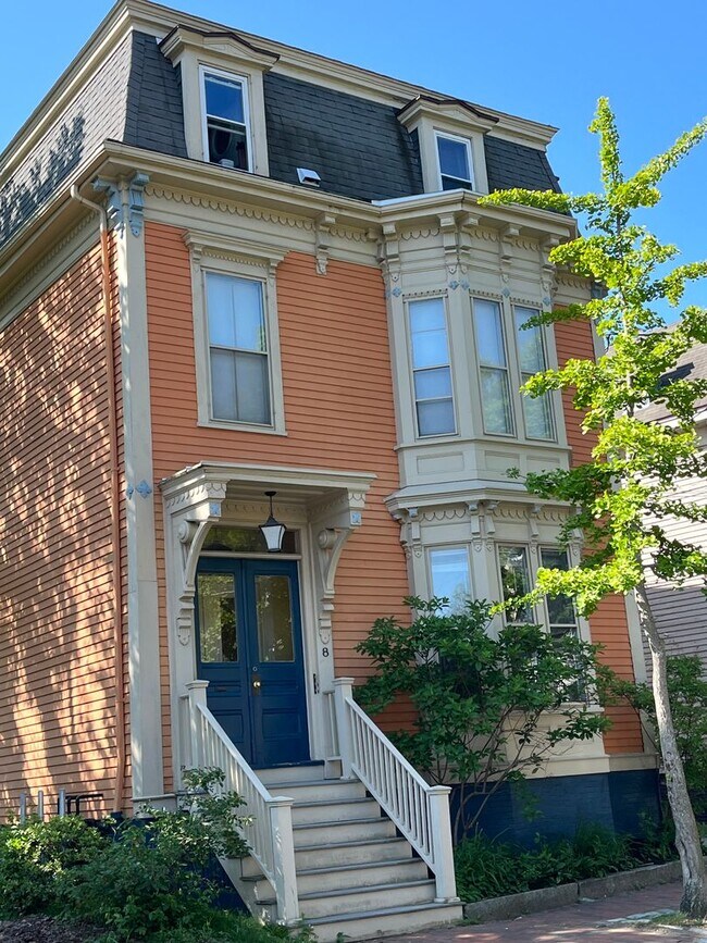 Building Photo - 8 Cushman St