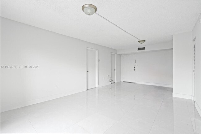 Foto del edificio - 4801 NW 7th St