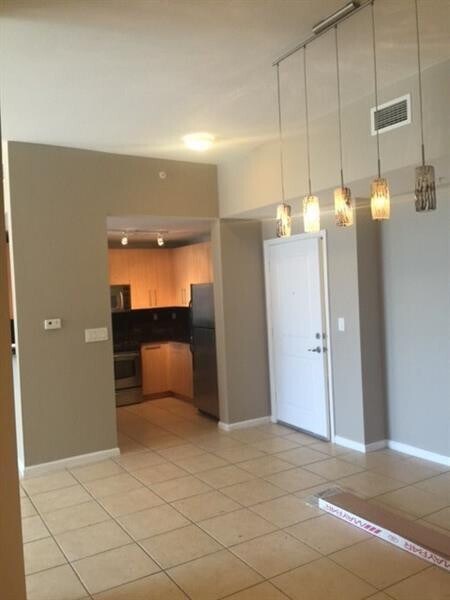 Building Photo - 511 SE 5 Ave