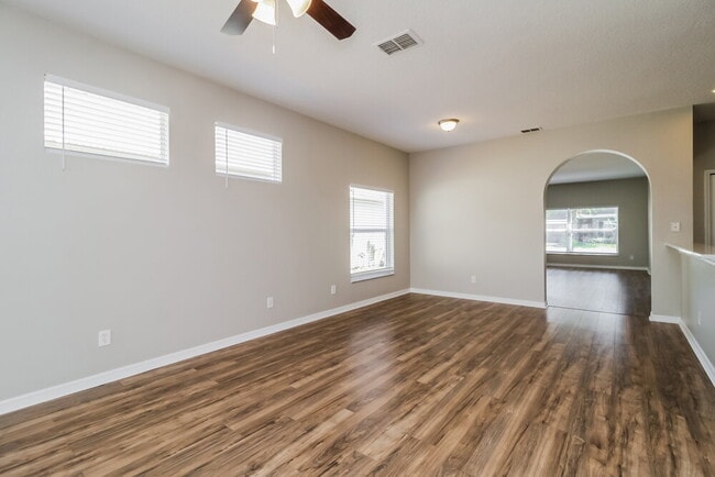 Building Photo - 1237 Kellogg Dr