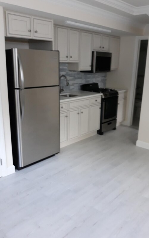 51 Sharrotts Ln Unit 2, Staten Island, NY 10309 Room for Rent in