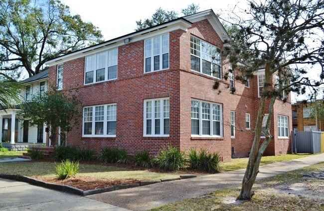 Building Photo - 2262 Myra St