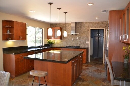 Building Photo - 2030 Crest Mar Cir