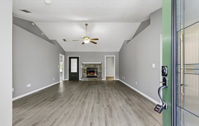 Foto del edificio - 11356 Sutton Lakes Ct