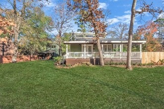 Building Photo - 107 Lazy Trail