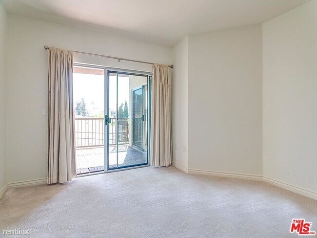 Building Photo - 2 br, 2 bath House - 7100 Alvern St Apt 323