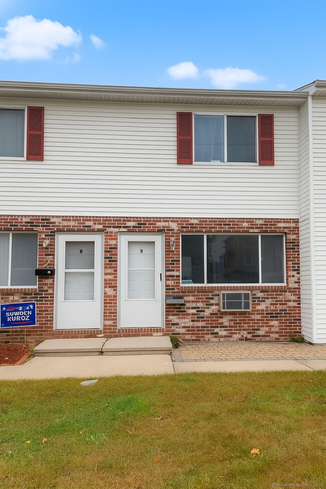 Building Photo - 581 Highland Ave
