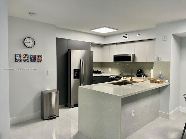 Photo - 19801 E Country Club Dr Apartment