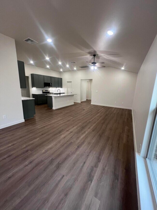 Foto del edificio - 13831 Gary Ave