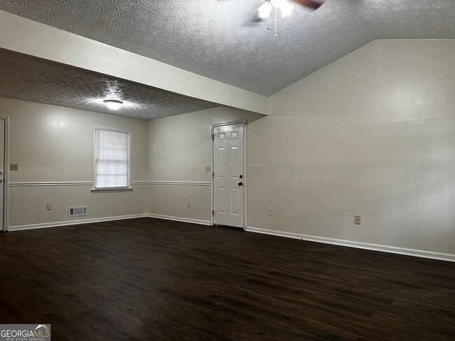 Building Photo - 249 Lakeview Dr