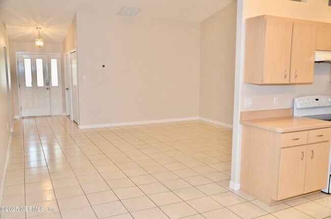 Building Photo - 31 Farnell Ln