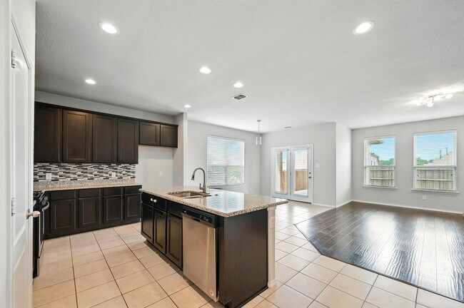 Foto del edificio - 1724 Long Meadow Rd