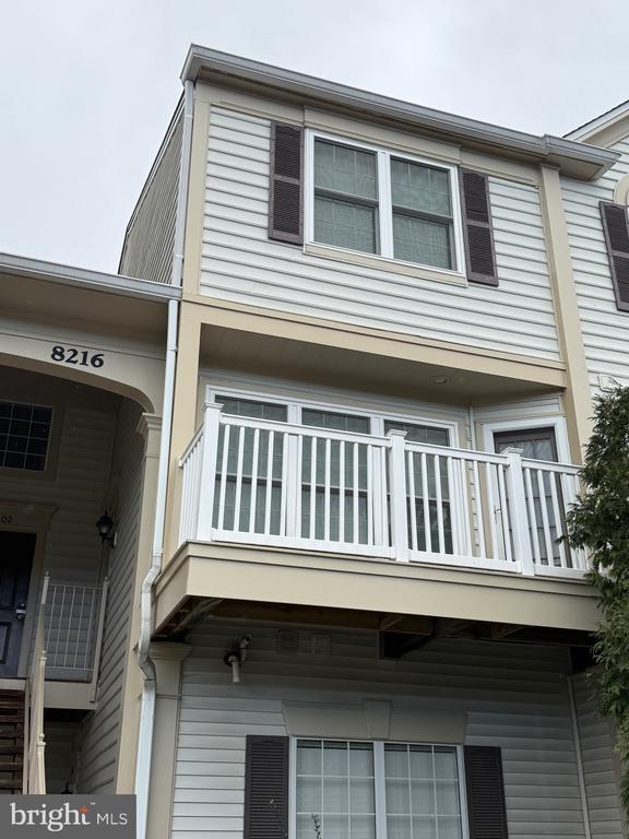 Foto del edificio - 8216 Catbird Cir