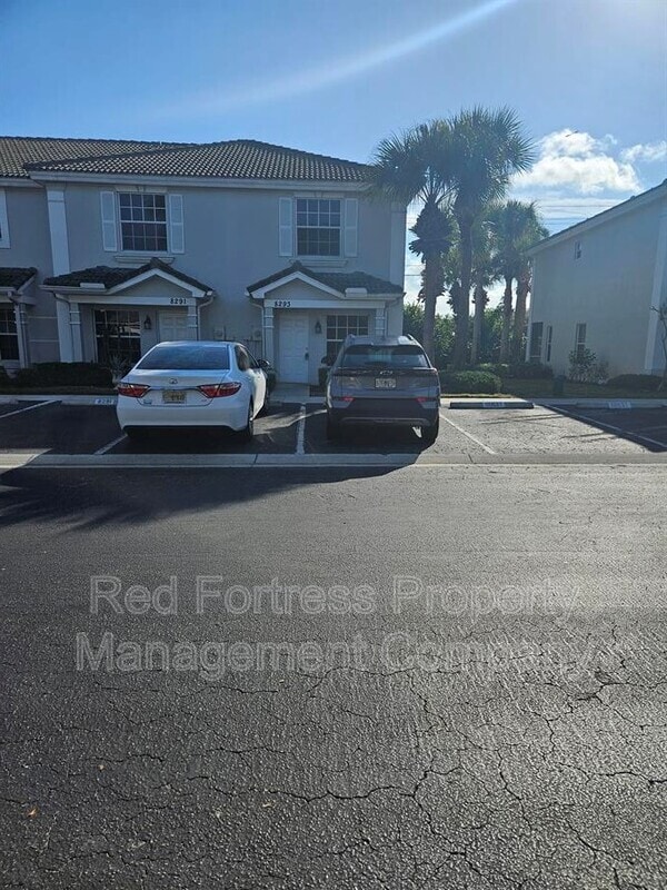 Building Photo - 8293 Pacific Beach Dr