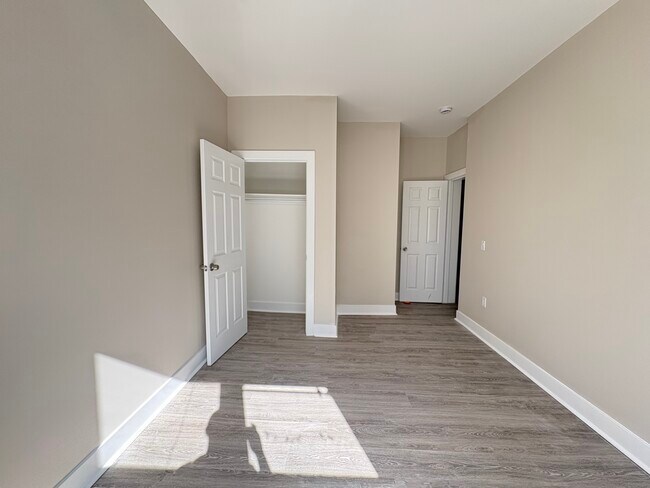 856 S 16th 3F - 856 S 16th St