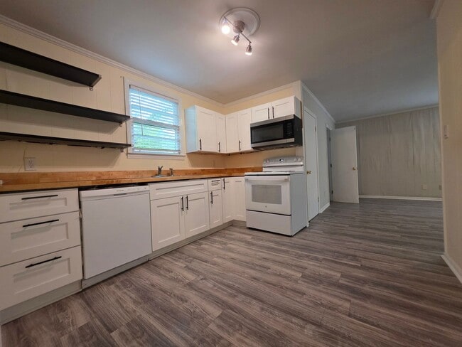 Building Photo - 1118 E 39th St