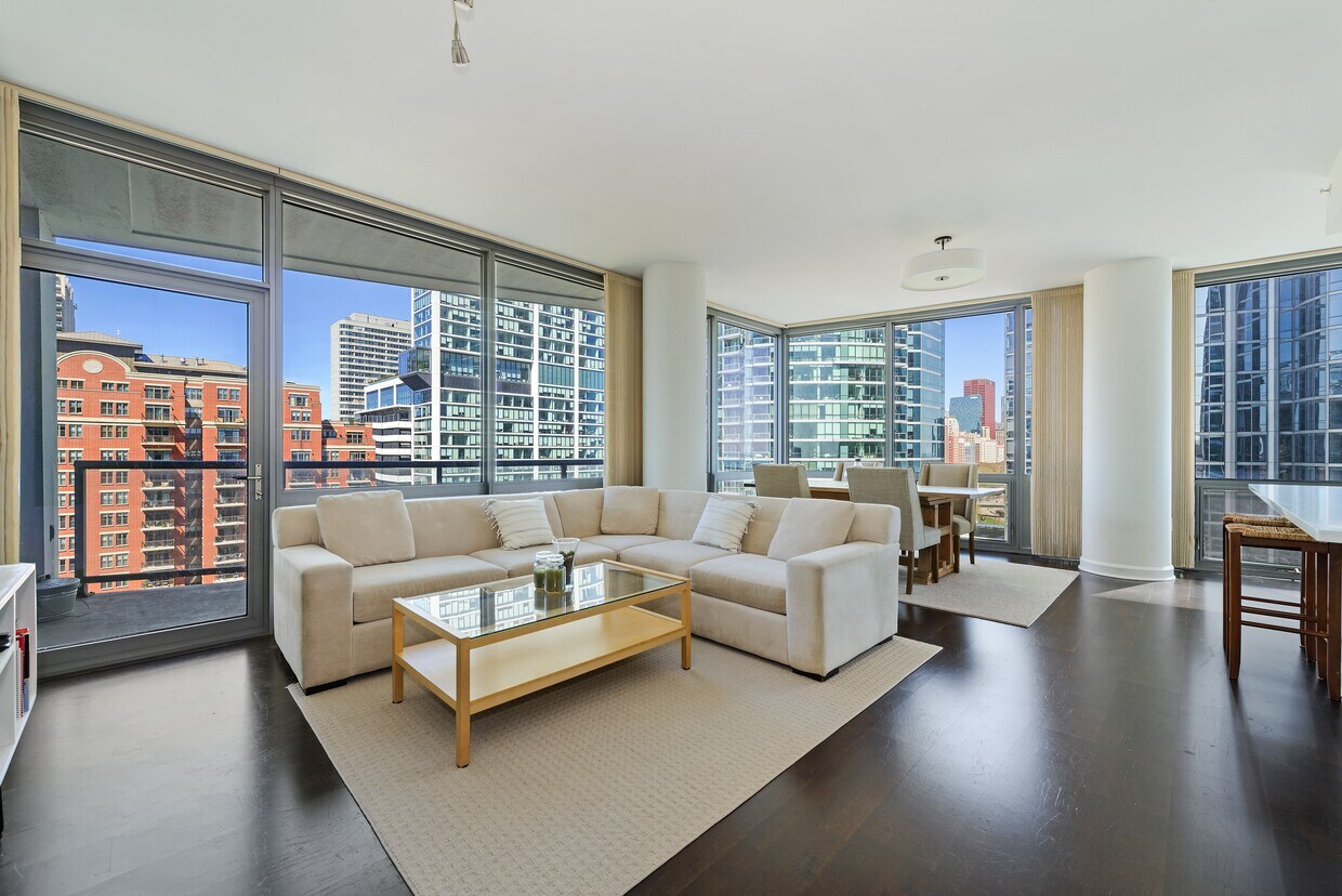 Foto principal - 1235 S Prairie Ave