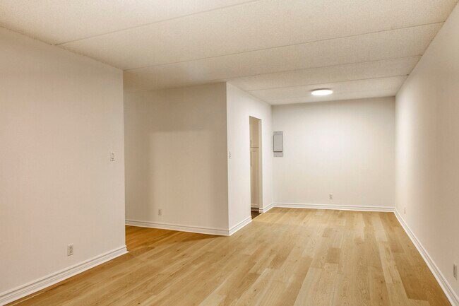 Photo du bâtiment - 4800 Maisonneuve Blvd W
