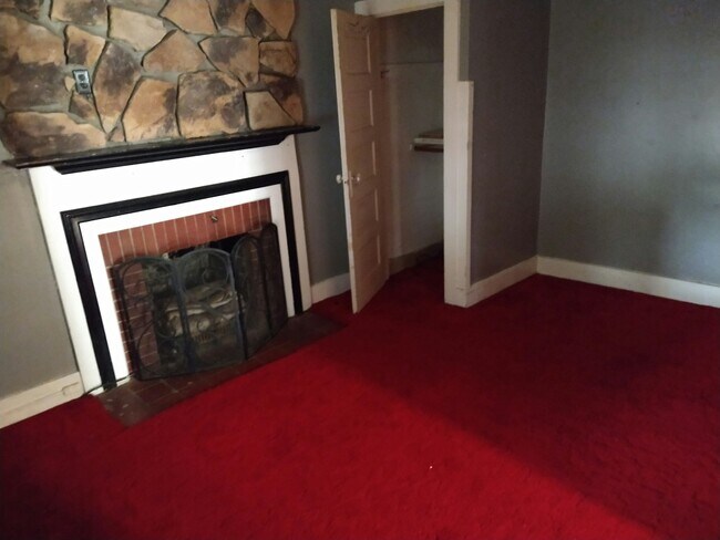 Foto del edificio - 238 N Main St