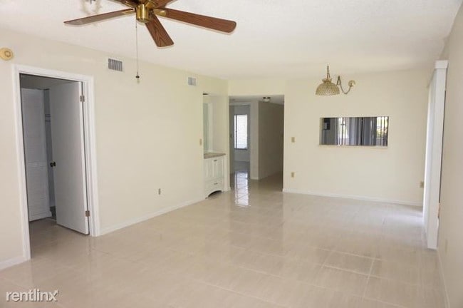 Building Photo - 2 br, 2 bath  - 5151 W Club Cir