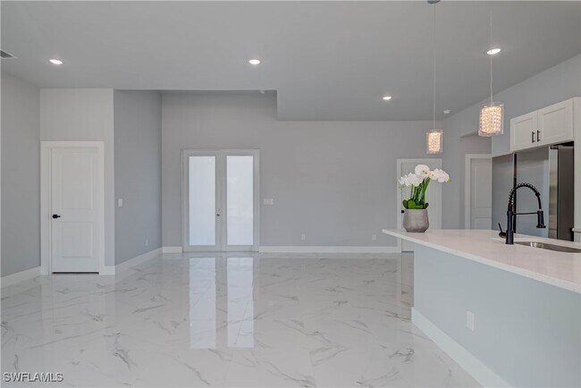 Foto del edificio - 3417 71st St W