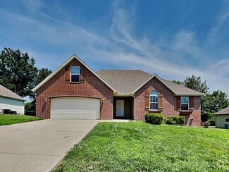 Building Photo - 114 N Peach Brook