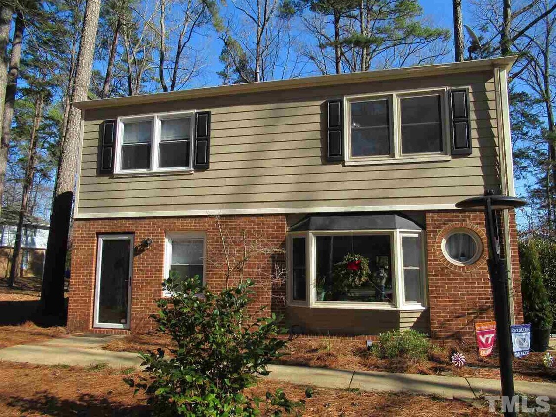 Primary Photo - 107 Cooper Glen Pl