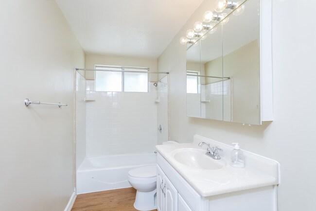 Foto del edificio - 15196 Westlynn Dr