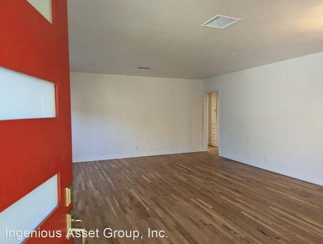 Building Photo - 2 br, 1 bath House - 5724 Lemona Ave.