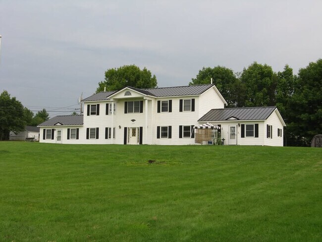 Foto del edificio - 686 Townhouse Rd