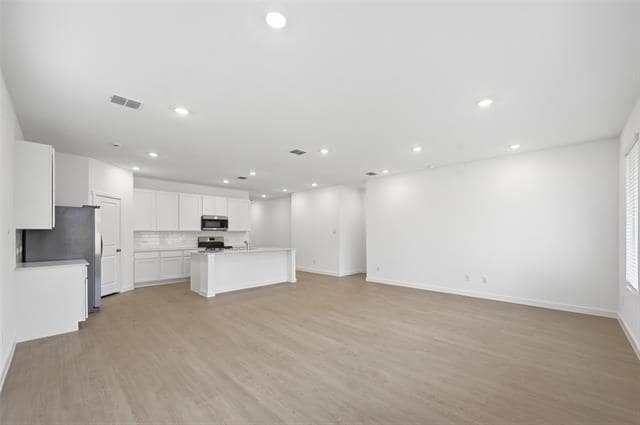 Building Photo - 6814 Welsh Dr