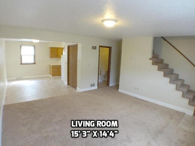 Building Photo - 120 Karen Way