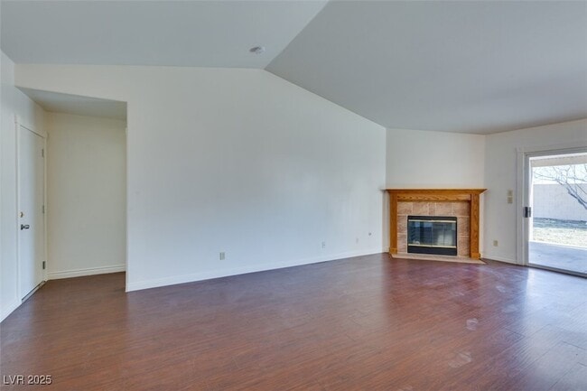 Building Photo - 5034 Lark Canyon Ct