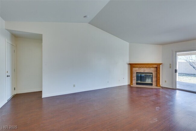 Foto del edificio - 5034 Lark Canyon Ct