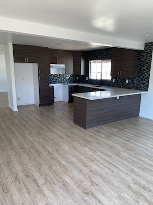 Foto principal - 11709-11711 Adenmoor Avenue