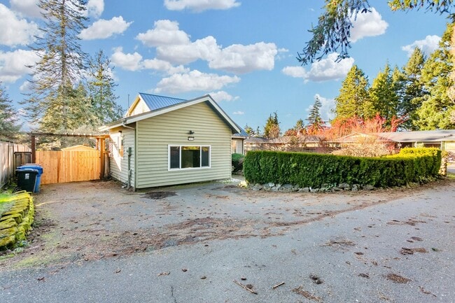 Building Photo - Spacious Tacoma Home for Rent – Available Now!
