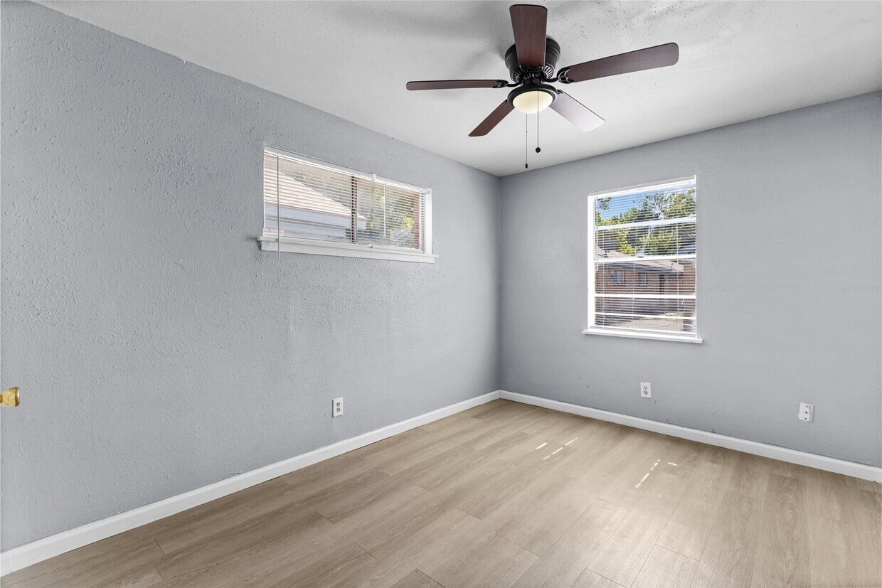 Foto del edificio - 5722 Pickfair St