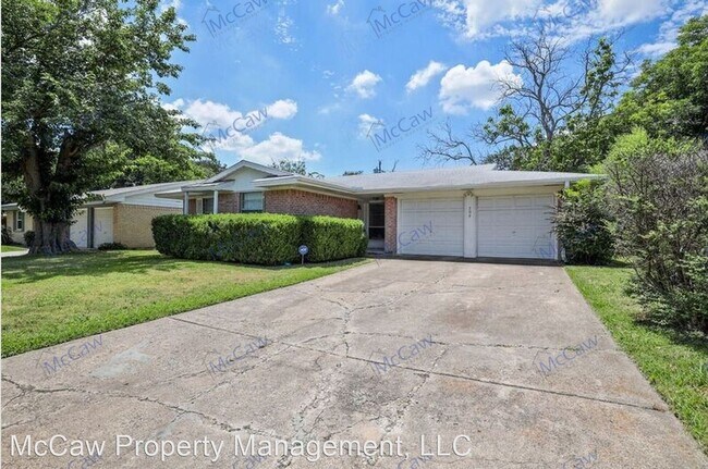 Building Photo - 3 br, 2 bath House - 702 Goodyear St.
